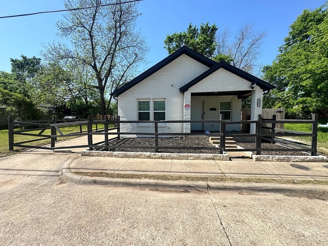 Room in House on Cross St in Dallas, TX - Foto de edificio - Building Photo
