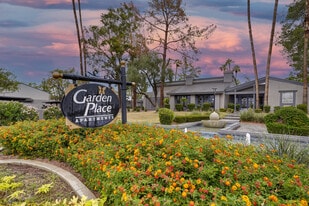 Garden Place in Mesa, AZ - Building Photo