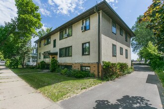 3039 California Stree NE in Minneapolis, MN - Building Photo - Building Photo