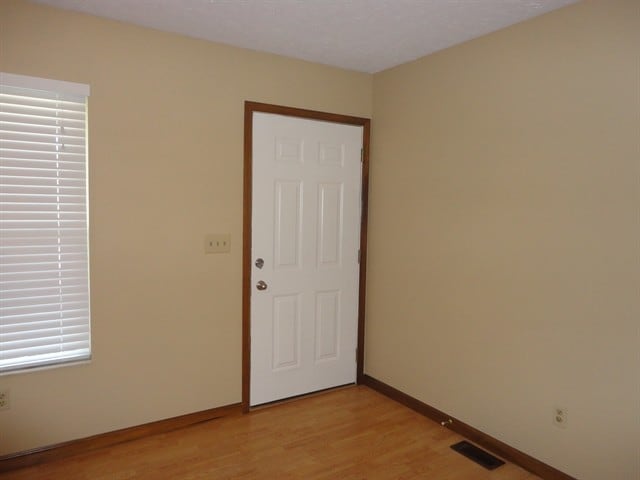 7128 Brookstone Dr in Franklin, OH - Building Photo - Building Photo