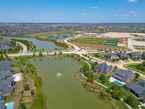 28214 Evergreen Cove Ln in Fulshear, TX - Building Photo - Building Photo