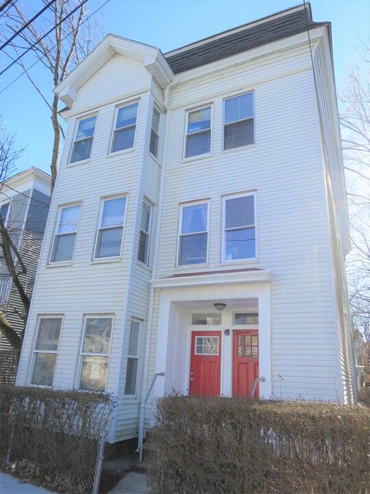 320 Beacon St, Unit #1 in Somerville, MA - Foto de edificio