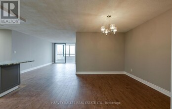 25-325 Bamburgh Cir in Toronto, ON - Building Photo - Building Photo