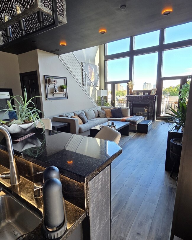 property at 1515 N Van Buren St