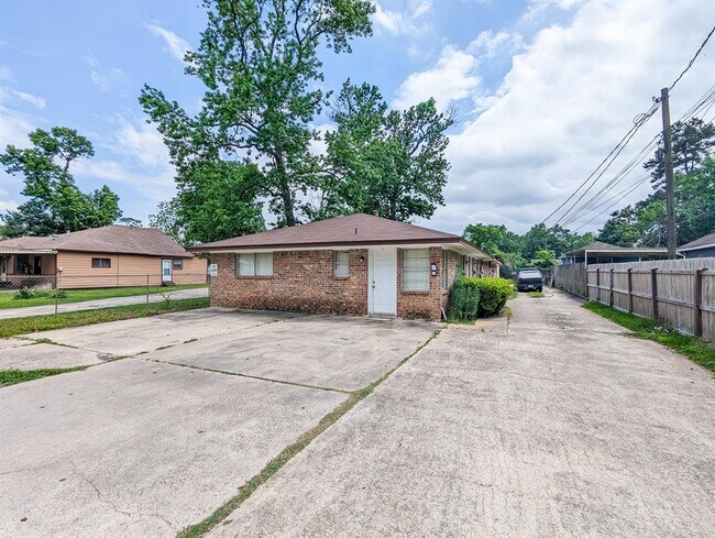 5220 Antha St photo'