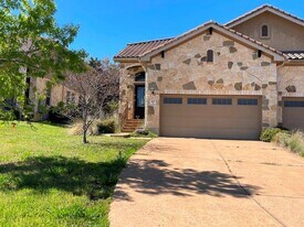 400 Hummingbird Ln in Lakeway, TX - Building Photo