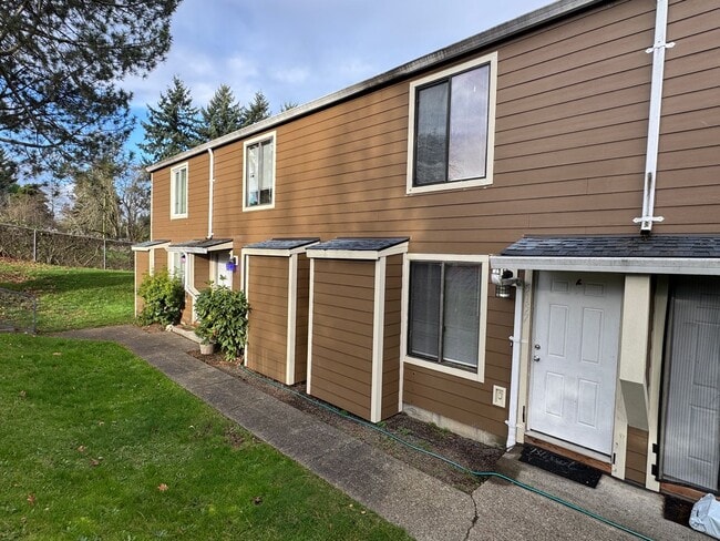 5153-5159-5159 NE Killingsworth St in Portland, OR - Building Photo - Building Photo