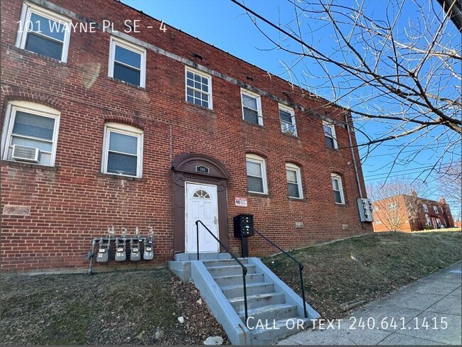 property at 101 Wayne Pl SE