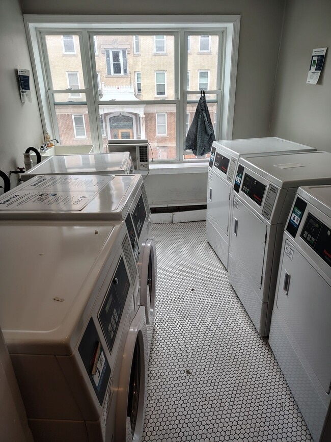 260 Washington Apartments – Modern Living in the Heart of Salem in Salem, MA - Foto de edificio - Building Photo