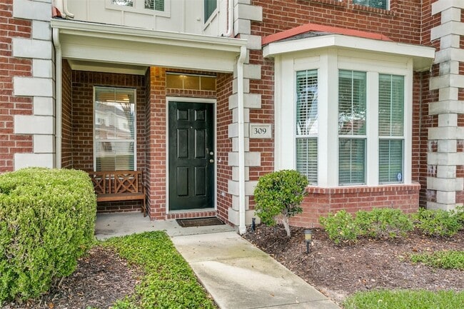 309 Legends Dr, Unit 14602-G in Lewisville, TX - Building Photo - Building Photo