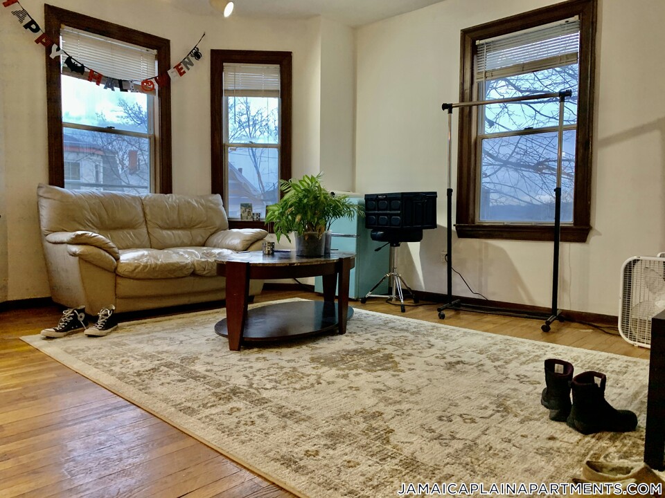 87 Sheridan St in Boston, MA - Building Photo