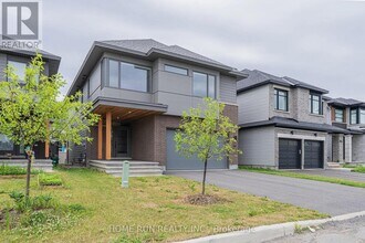 530 Tenor Rdg in Ottawa, ON - Building Photo - Building Photo