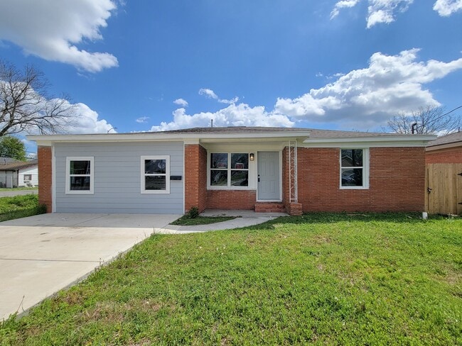 property at 4538 Clover St