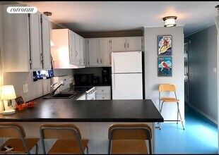 100 Deforest Rd in Montauk, NY - Building Photo - Building Photo
