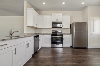 16437 Blossom Grv Dr in Conroe, TX - Building Photo - Building Photo