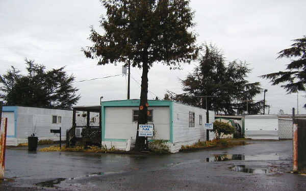 Central Park Mobile Home Park in Portland, OR - Building Photo - Building Photo