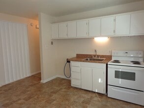 4626 Coronet Ave in Virginia Beach, VA - Building Photo - Building Photo