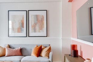 105 W 39th St in Baltimore, MD - Building Photo