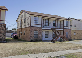 205 Roberts Cir Apartments