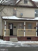 11 Myers Rd in Berkeley Springs, WV - Building Photo