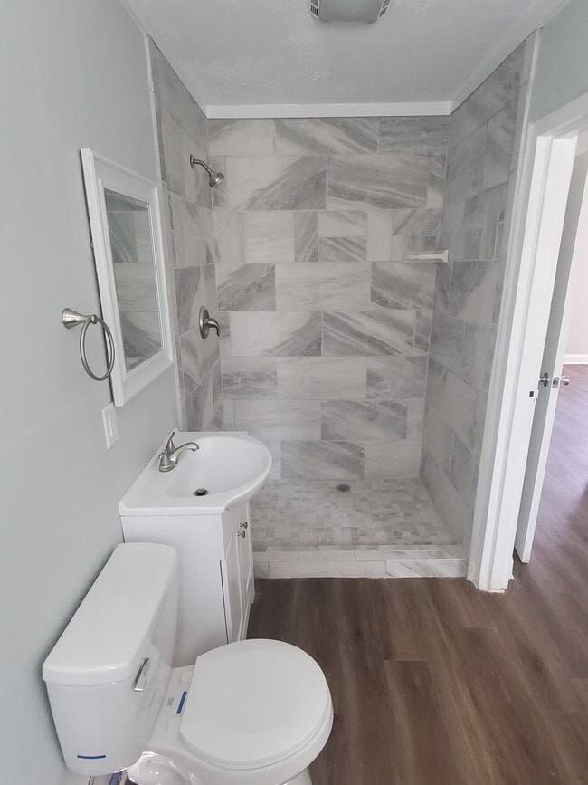 147 Brim St, Unit C in Dawson, GA - Foto de edificio - Building Photo