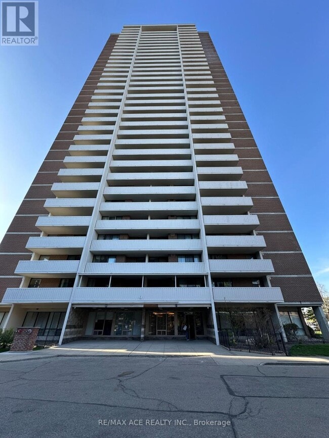 property at 10 Tangreen Ct