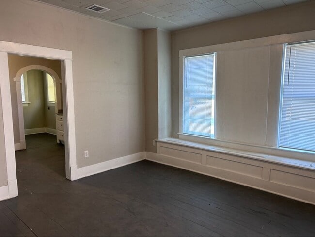 property at 1925 11th St