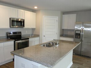 5804 Guinevere Ln in Milton, FL - Building Photo - Building Photo