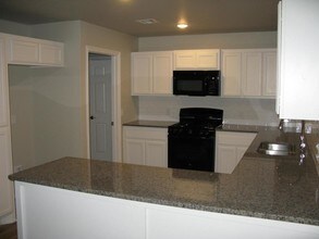 11649 Royal Coach Dr in Yukon, OK - Building Photo - Building Photo