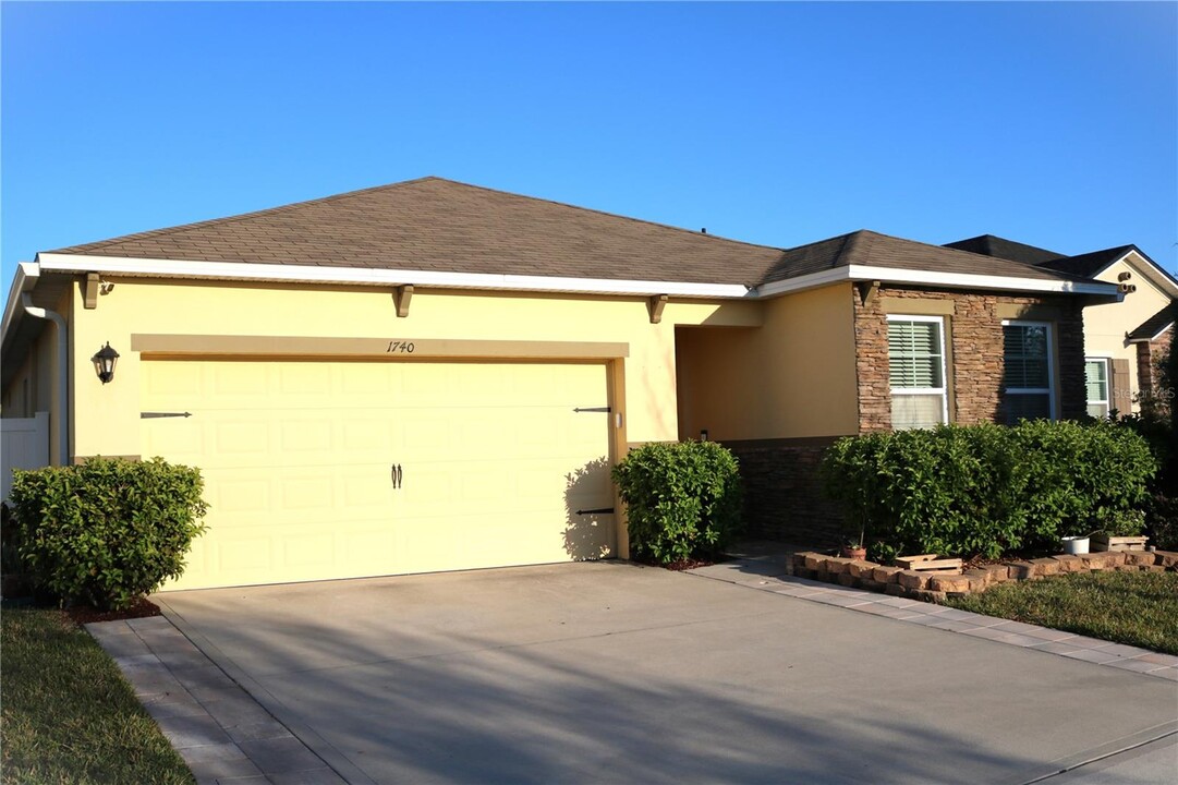 1740 Ranger Highlands Rd in Kissimmee, FL - Building Photo