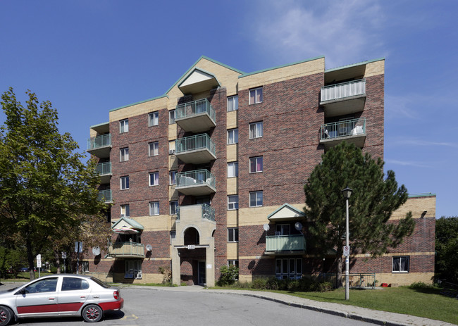 320 Wiggins Pl in Ottawa, ON - Building Photo - Primary Photo