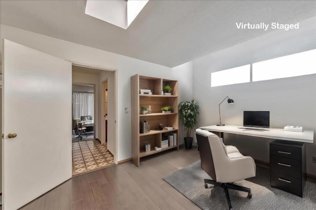 102 Promethean Way in Mountain View, CA - Foto de edificio - Building Photo