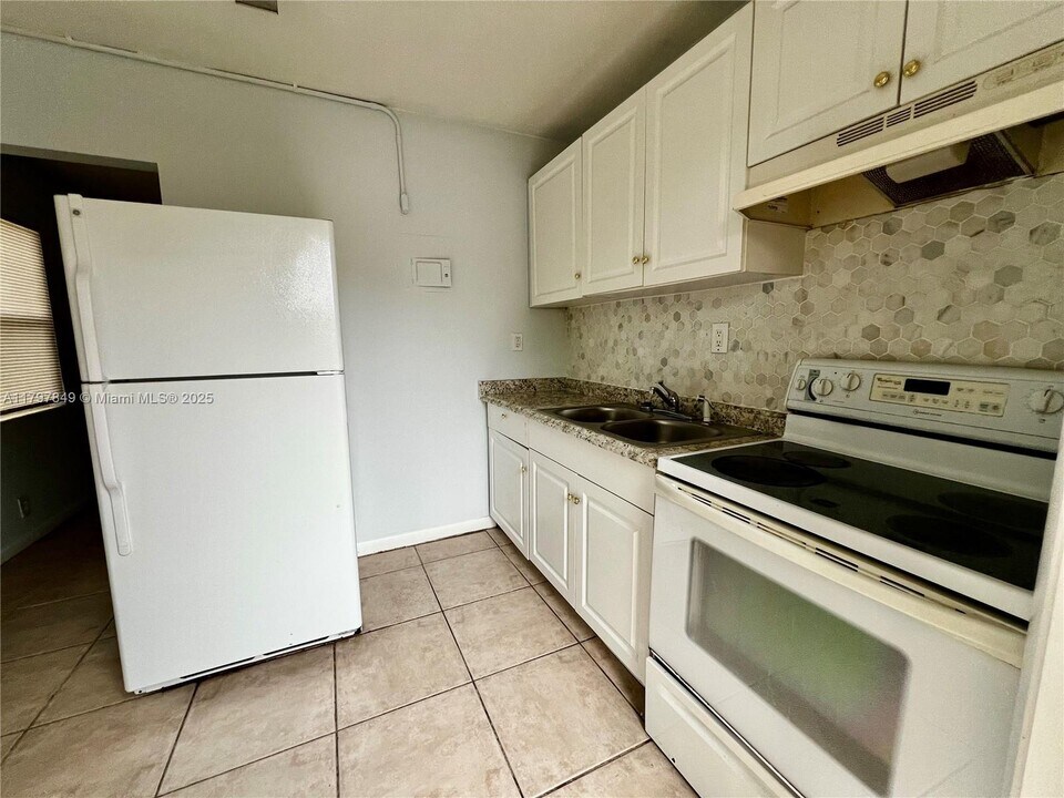 1115 21st St in West Palm Beach, FL - Foto de edificio