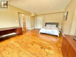 13 Classic Dr in Brampton, ON - Building Photo - Building Photo