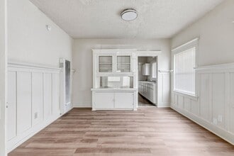 1250 W 35th Pl in Los Angeles, CA - Building Photo - Building Photo