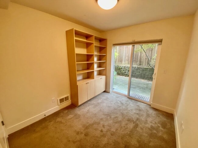 2644 NW 58th St in Seattle, WA - Building Photo - Building Photo