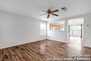 11102 Bench Oaks in San Antonio, TX - Building Photo - Building Photo