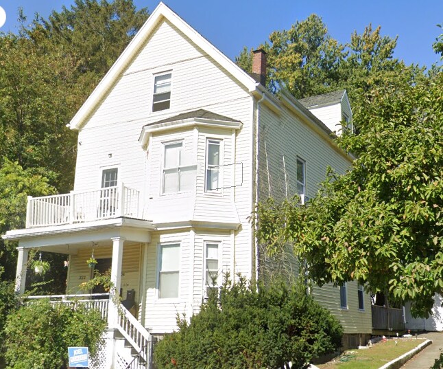 property at 322 Gallivan Blvd
