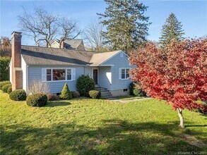 5 Saviano Ln in Westport, CT - Building Photo - Building Photo
