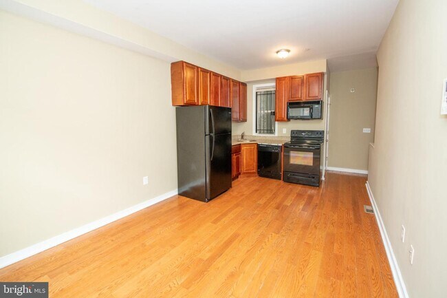 2045 N Gratz St photo'