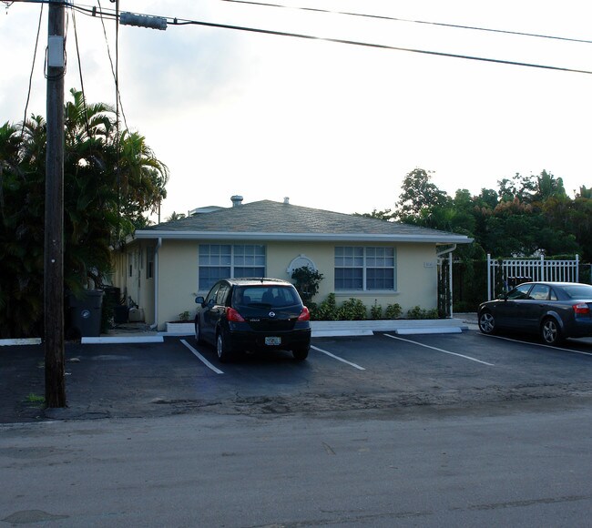 Ferrante Apts #5 in Fort Lauderdale, FL - Foto de edificio - Building Photo