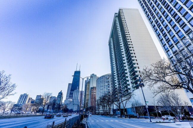 1212 N Lake Shore Dr in Chicago, IL - Building Photo - Building Photo