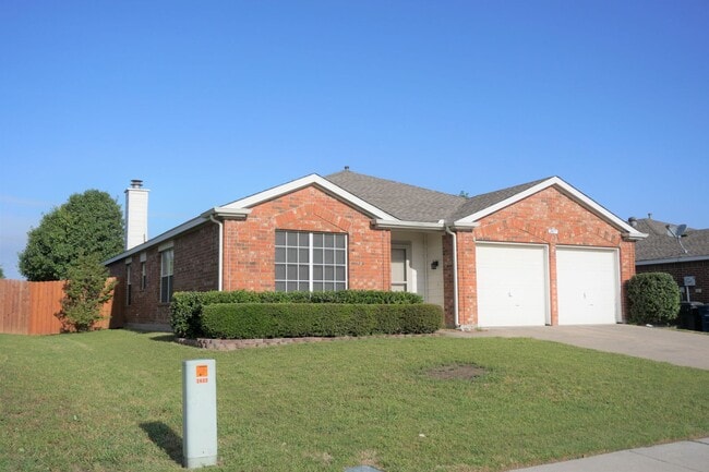property at 2417 Hampton Dr