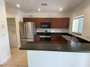 820 NW 2nd Ave in Fort Lauderdale, FL - Building Photo - Building Photo