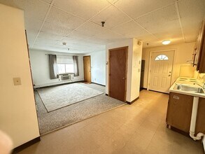 12 Hammond St, Unit A in Waltham, MA - Building Photo - Building Photo