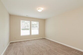 1308 Indian Charley Ct in Clover, SC - Foto de edificio - Building Photo