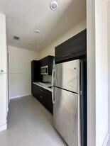 6681 NW 104th Ave in Doral, FL - Building Photo