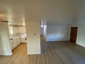 1673 W Victory Rd in Boise, ID - Building Photo - Building Photo