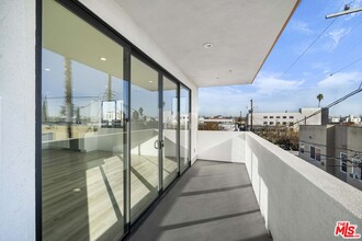 5612 Lexington Ave in Los Angeles, CA - Building Photo - Building Photo