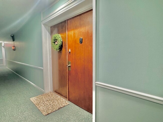 5600 Hillcrest Ln in Lisle, IL - Building Photo - Building Photo